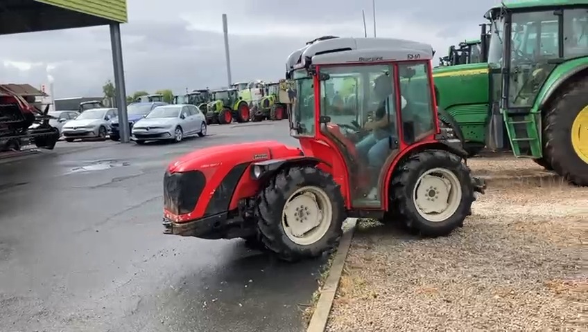 WhatsApp Video 2025-10-13 at 13.51.36_1ab7fc8d-1